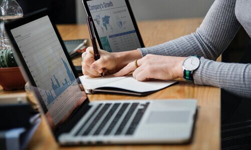 ONLINESHOP FUNKTIONALITÄTEN: WICHTIGE FRAGEN RUND UM DIE ONLINESHOP FUNKTIONALITÄTEN ONLINESHOP FUNKTIONALITÄTEN: WICHTIGE FRAGEN RUND UM DIE ONLINESHOP FUNKTIONALITÄTEN