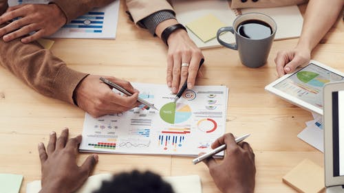 LERNPLATTFORM ERSTELLEN: TIPPS FÜR DIE ERFOLGREICHE ENTWICKLUNG EINER LERNPLATTFORM